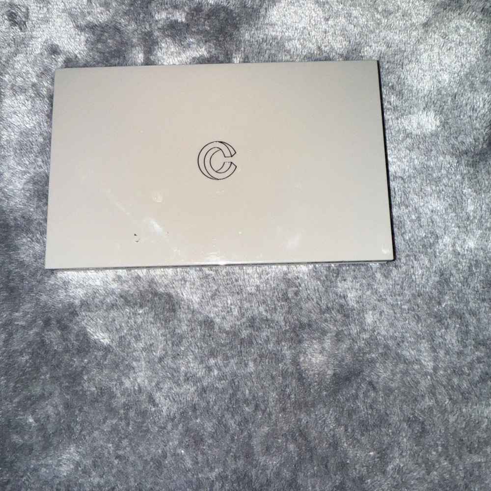 Complex Culture All Eyes Eyeshadow Palette – 9 Shades – Matte & Shimmer Neutrals